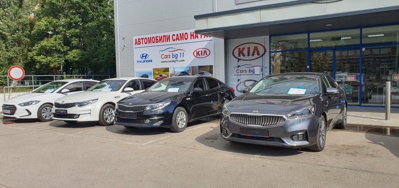 Връзката с нашите клиенти започва, а не свършва със закупуването на автомобила
както е при повечето авто търговци в страната. Защото КарсБГ-11 ЕООД държи
на клиентите си да получат индивидуално отношение и внимание купувайки от
нас уникалния си авт