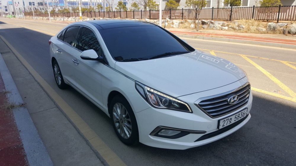Hyundai Sonata на газ. Гаранция 1г. Дата на производство: януари 2016 г., Тип двигател: само на газ (пропан-
бутан). Мощност: 155 к.с., Евростандарт: Евро 5, Скоростна кутия: автоматична. Категория: седан. Пробег:
45 000 км, Цвят: бял