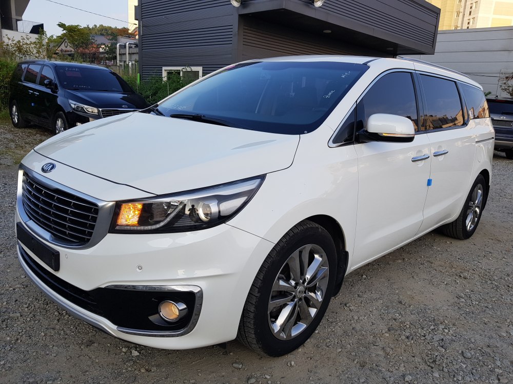 KIA CARNIVAL DIESEL Наличен!