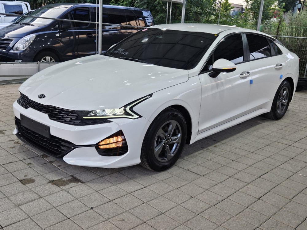 Kia K5 Kia K5 Коал с Гаранция и реални км. Лизинг и Серви